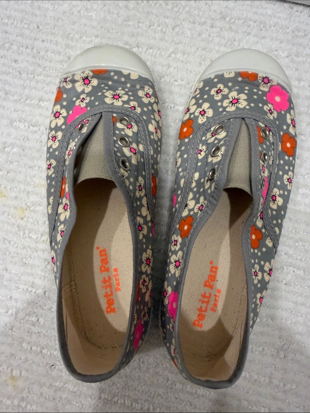 Petite Pan Floral Slip-On Sneakers Kids - Gray with Pink & Orange Flowers